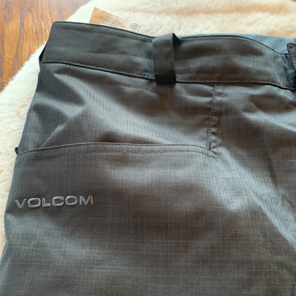 NWOT. Volcom ski pant for men - Picture 5 of 6